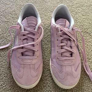 Puma Sneaker Size 8 womens